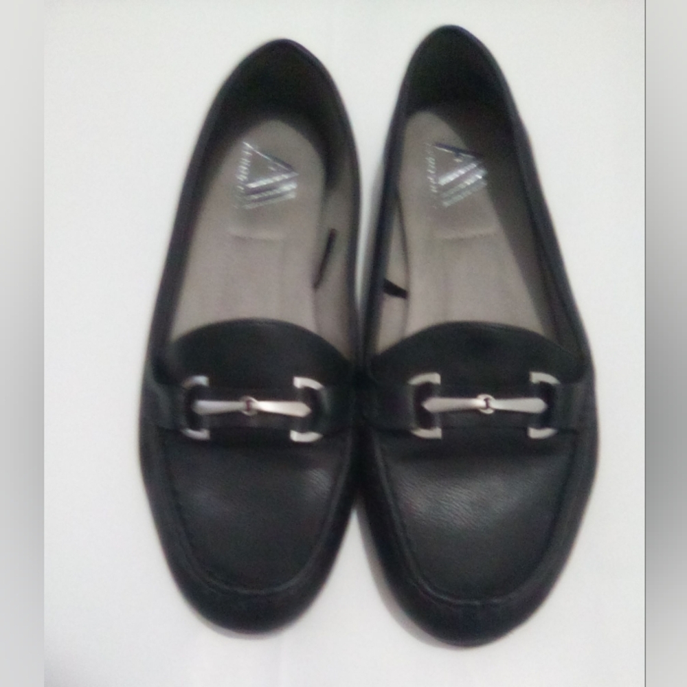 AEROSOLES Women's Comfort Buckle Loafer Shoe Size 11